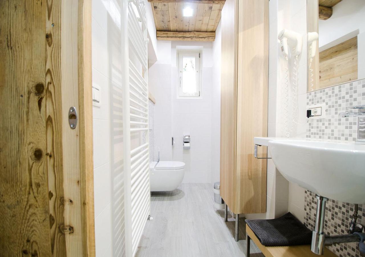 Casa Tosca - Holiday Home Torbole Sul Garda Exteriör bild