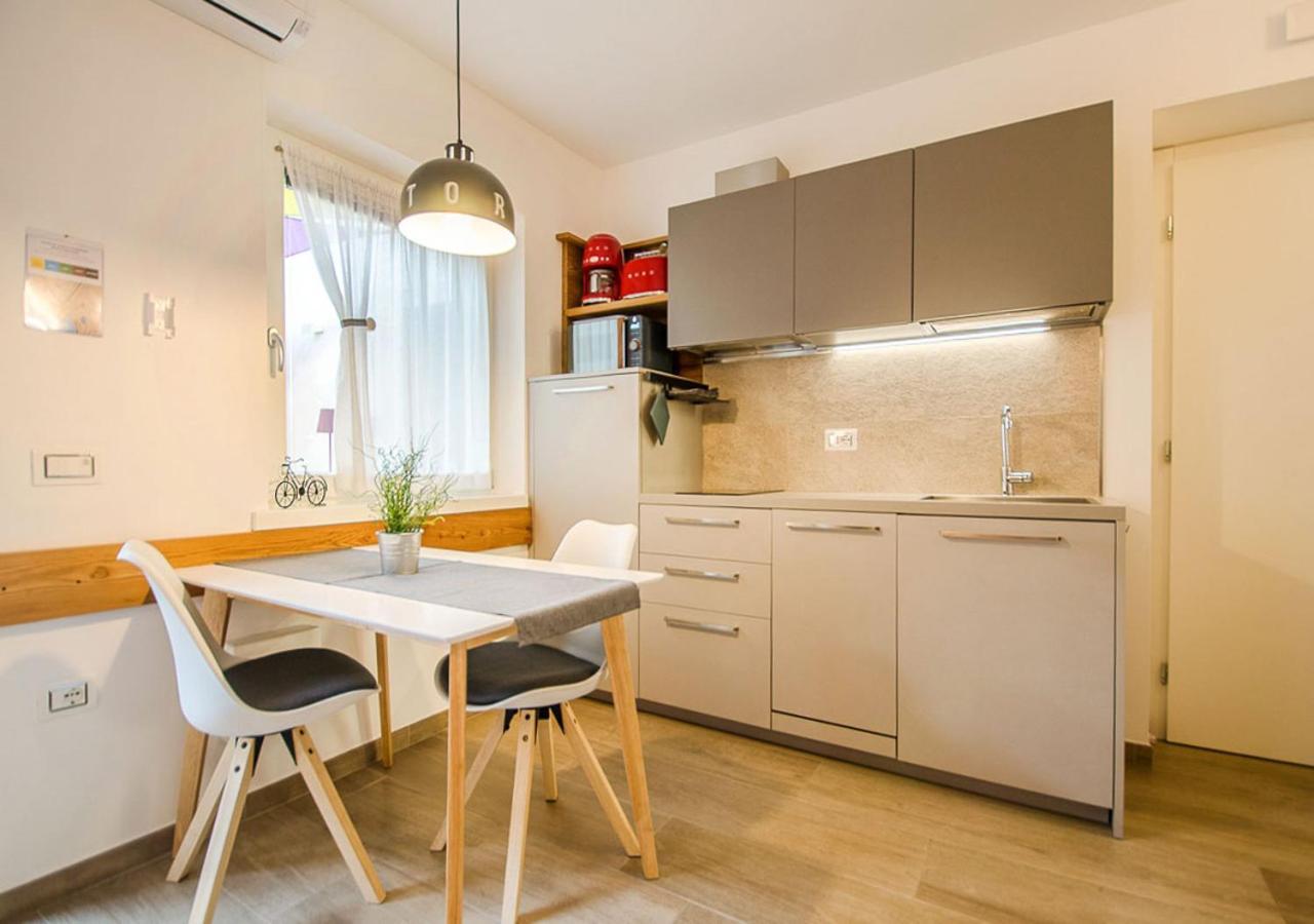 Casa Tosca - Holiday Home Torbole Sul Garda Exteriör bild