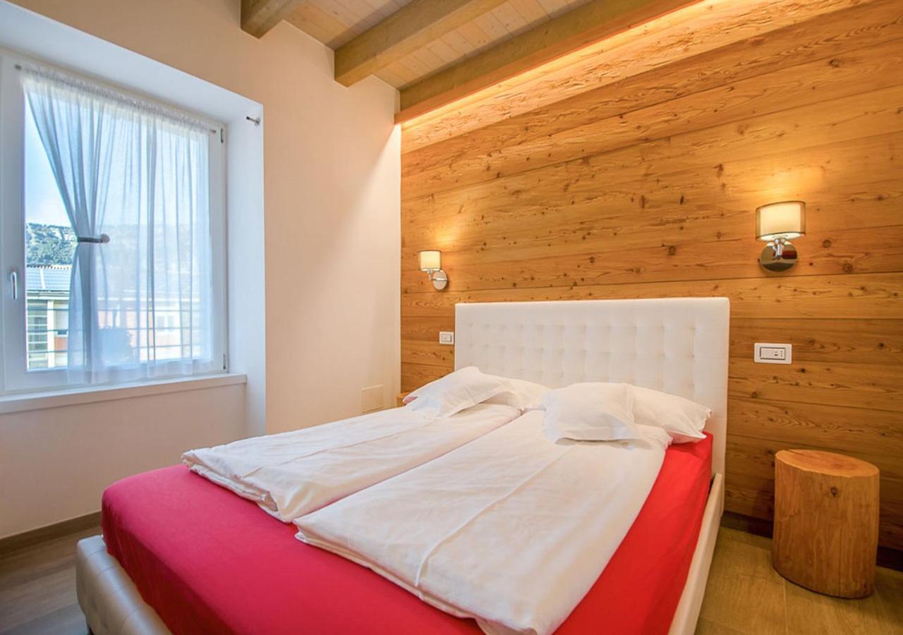 Casa Tosca - Holiday Home Torbole Sul Garda Exteriör bild
