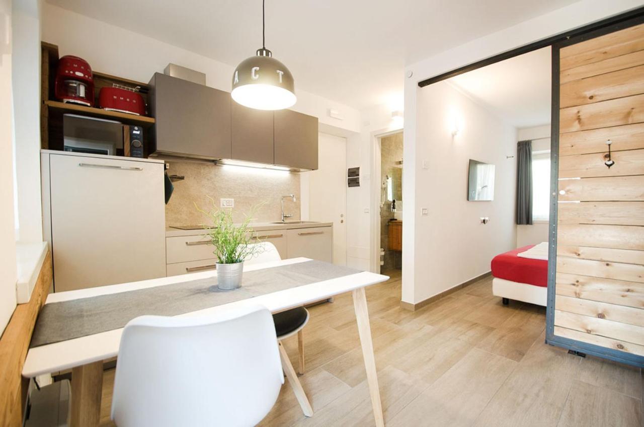 Casa Tosca - Holiday Home Torbole Sul Garda Exteriör bild