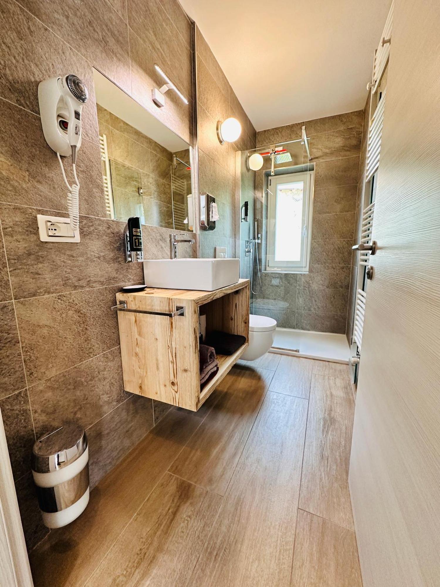 Casa Tosca - Holiday Home Torbole Sul Garda Exteriör bild