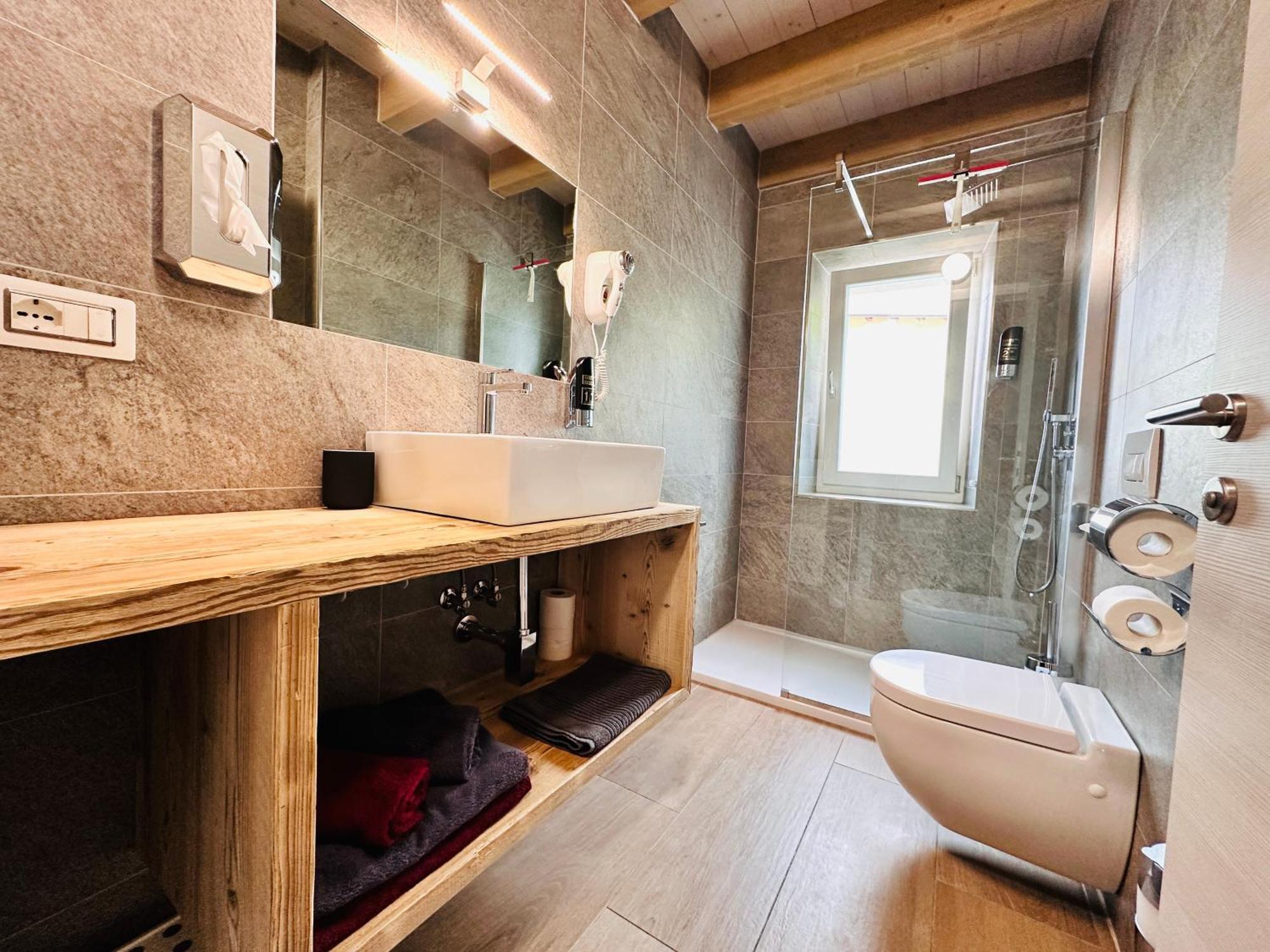 Casa Tosca - Holiday Home Torbole Sul Garda Exteriör bild