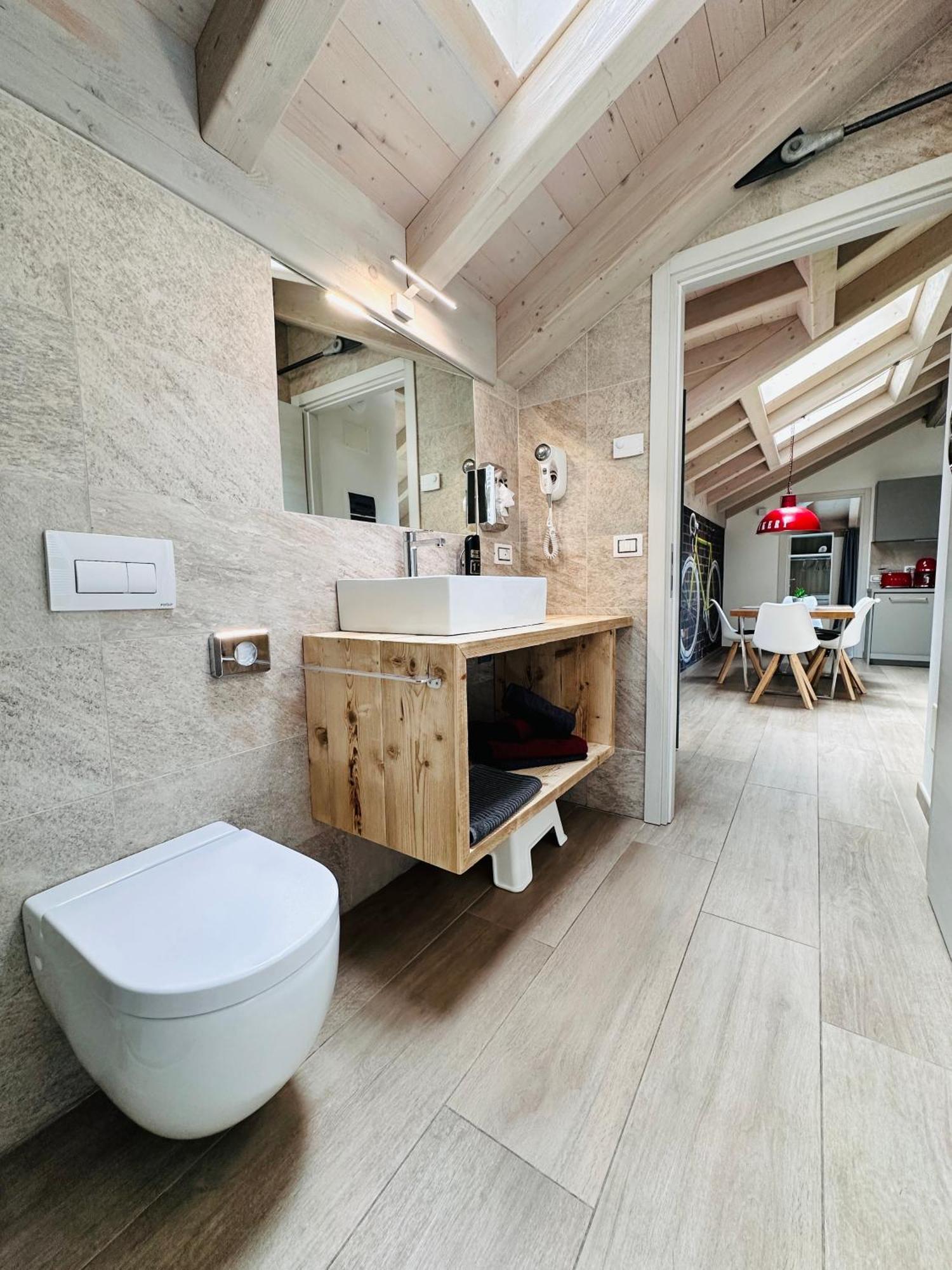 Casa Tosca - Holiday Home Torbole Sul Garda Exteriör bild