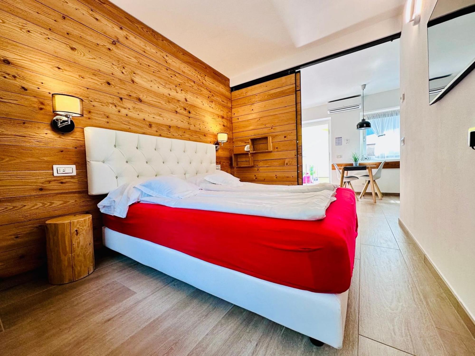 Casa Tosca - Holiday Home Torbole Sul Garda Exteriör bild